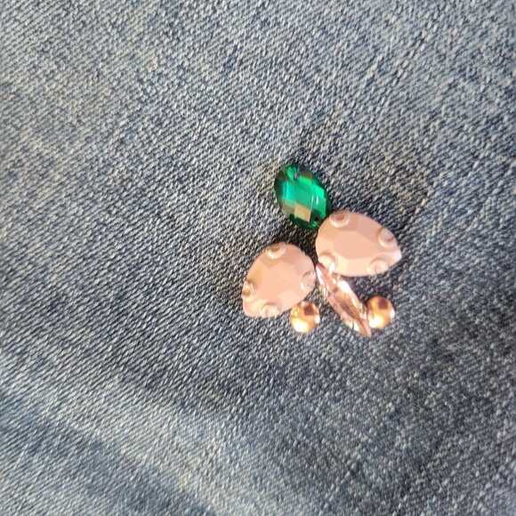 Chicos So Slimming Girlfriend Slim Leg Ankle Jeans With Embellished Floral Accen - Picture 5 of 5